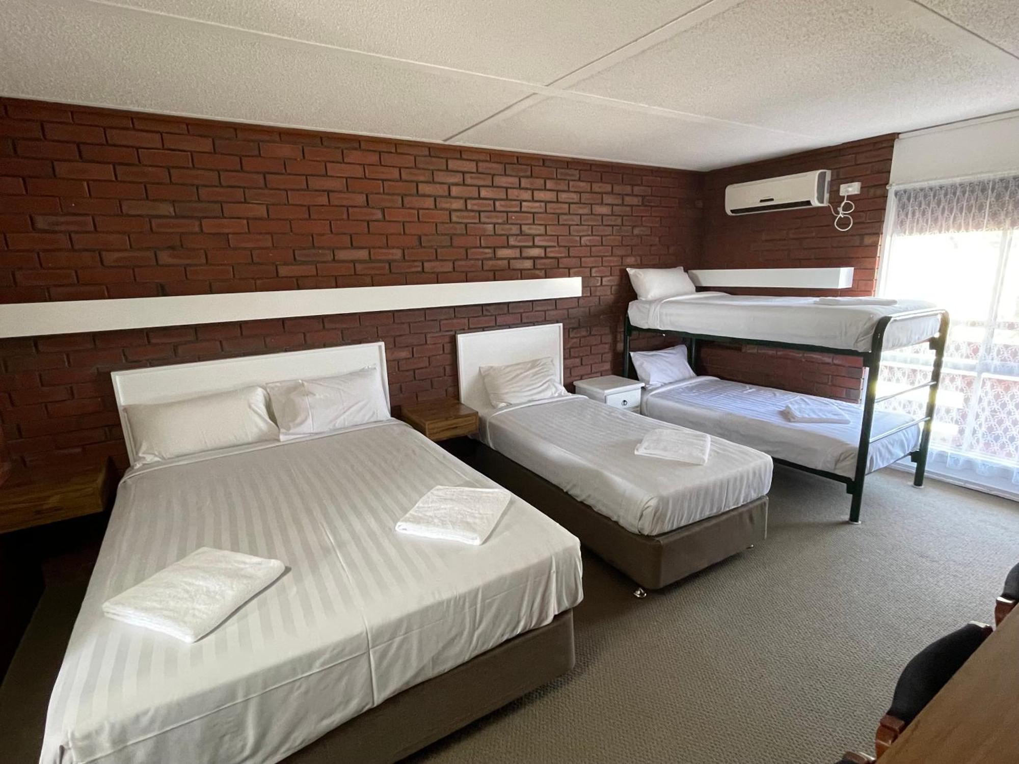 Mid City Plantation Motel มิลดูรา ภายนอก รูปภาพ