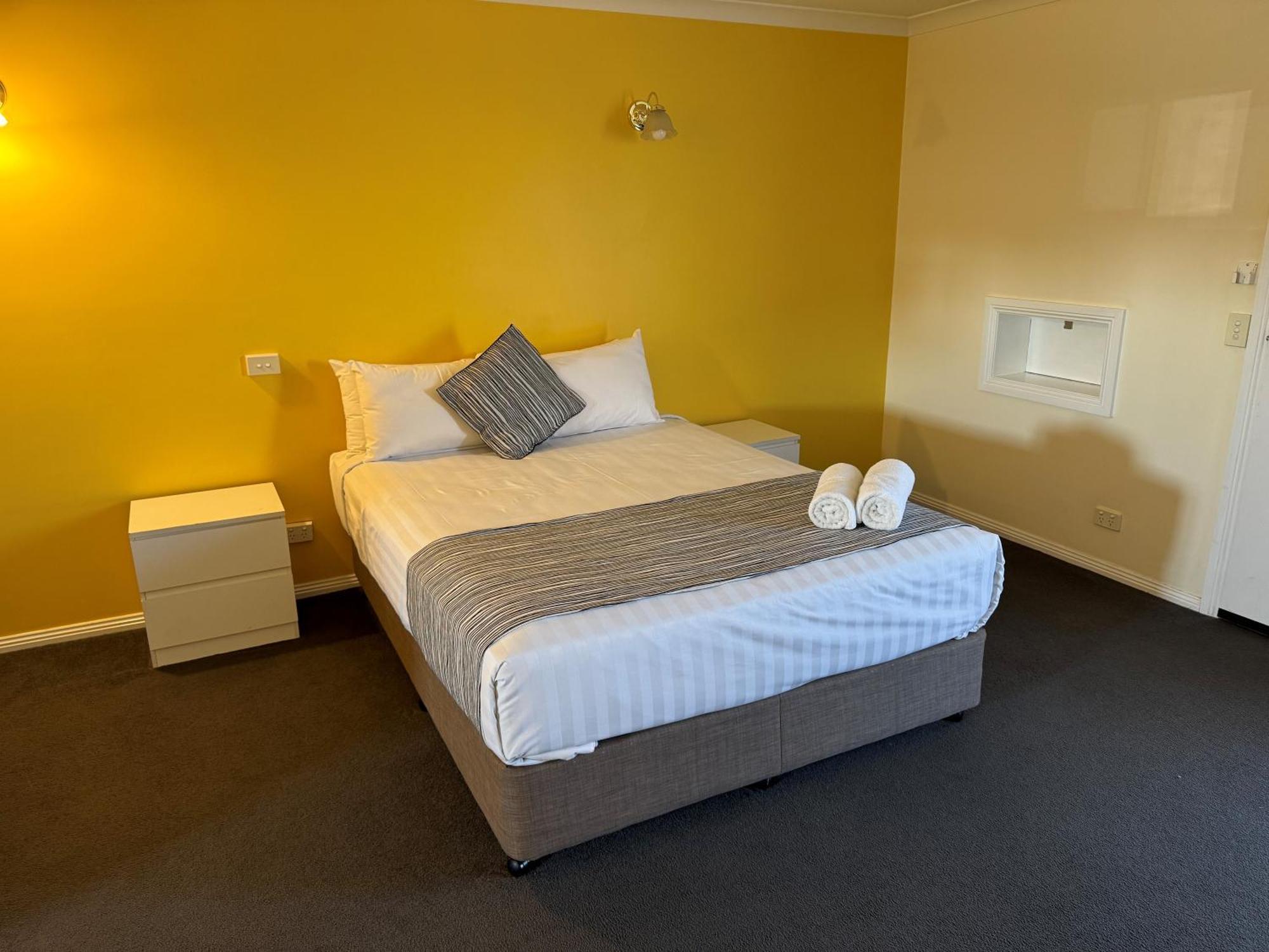 Mid City Plantation Motel มิลดูรา ภายนอก รูปภาพ