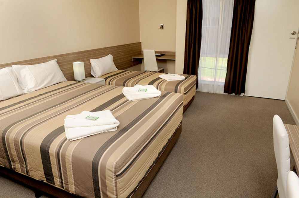 Mid City Plantation Motel มิลดูรา ภายนอก รูปภาพ