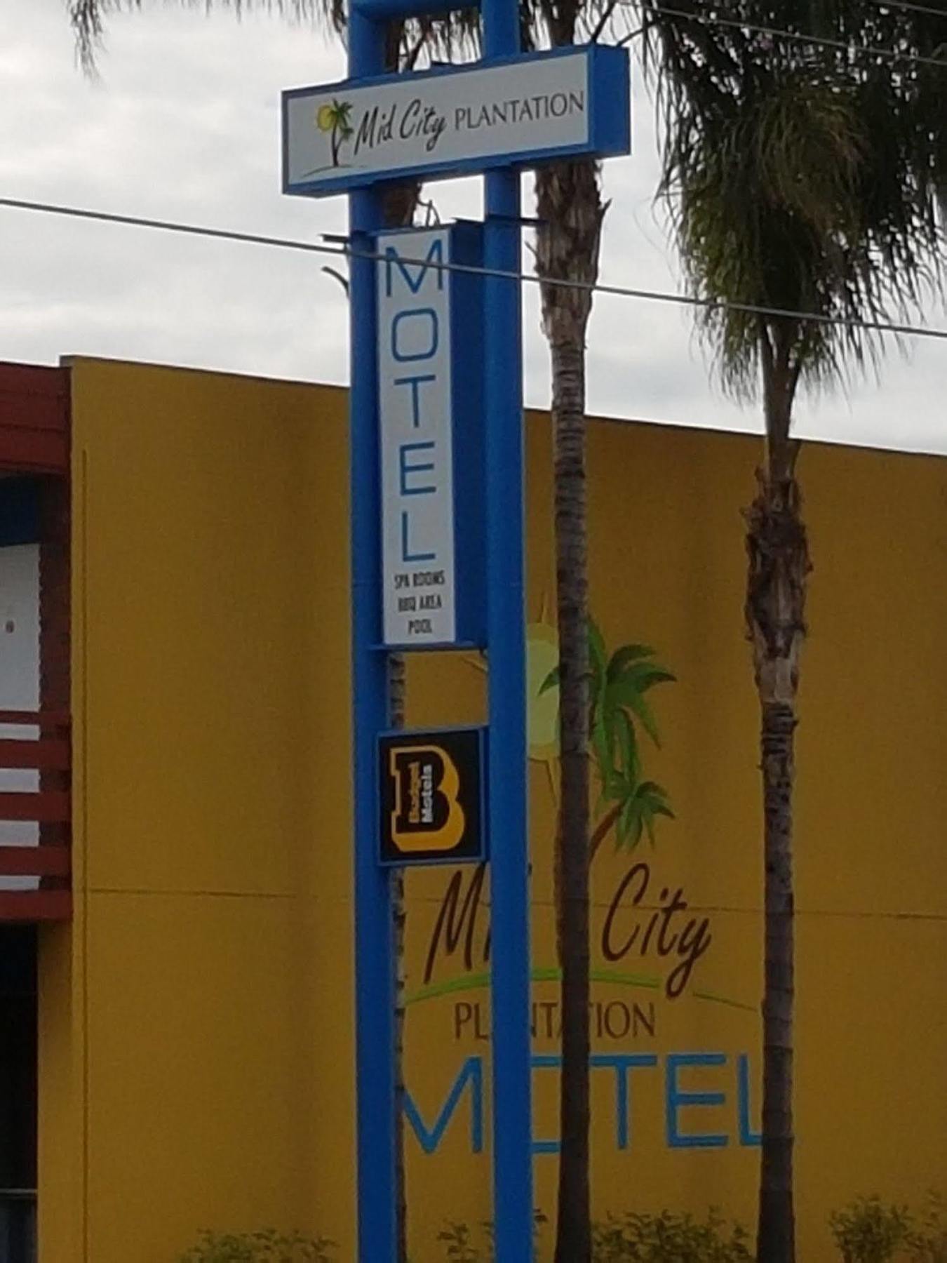 Mid City Plantation Motel มิลดูรา ภายนอก รูปภาพ