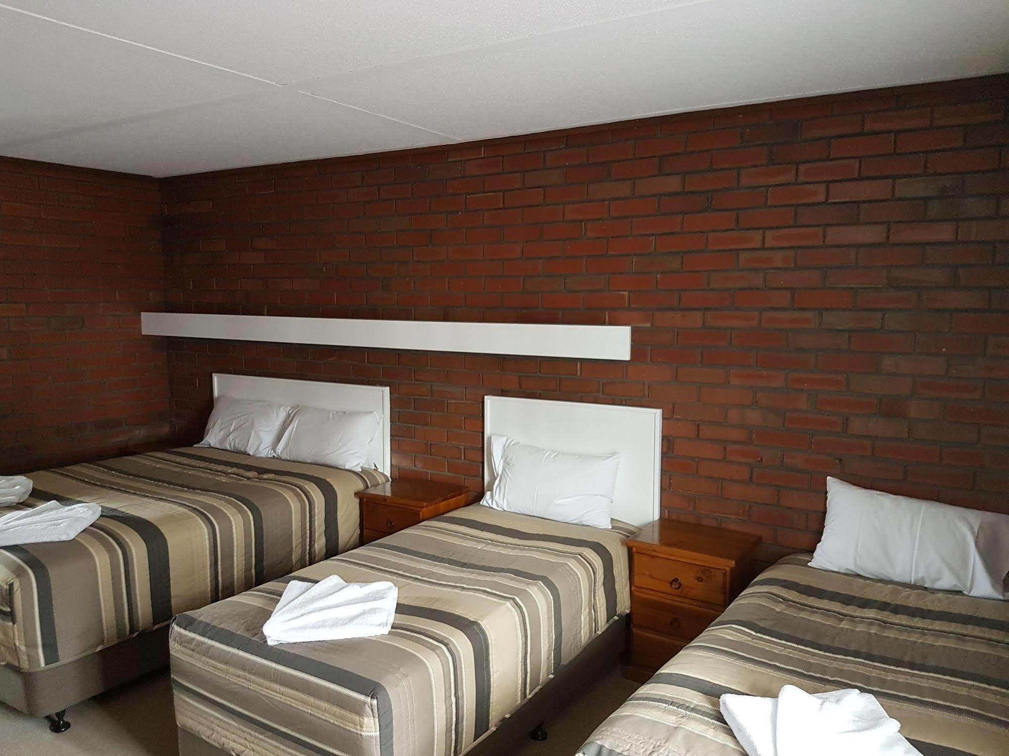 Mid City Plantation Motel มิลดูรา ภายนอก รูปภาพ