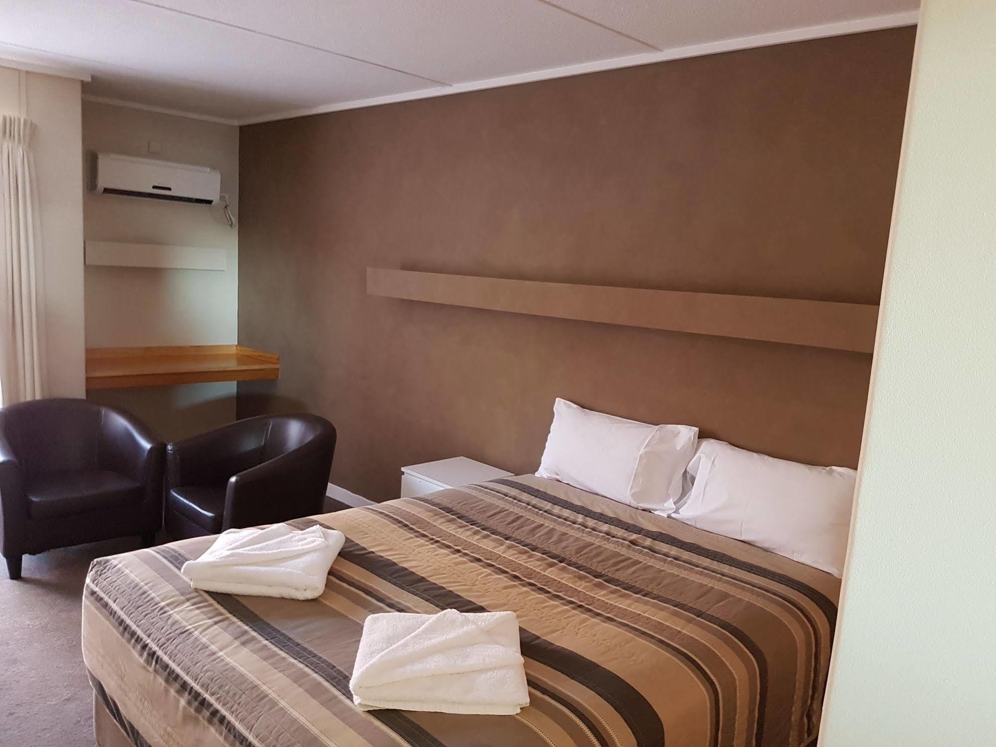 Mid City Plantation Motel มิลดูรา ภายนอก รูปภาพ