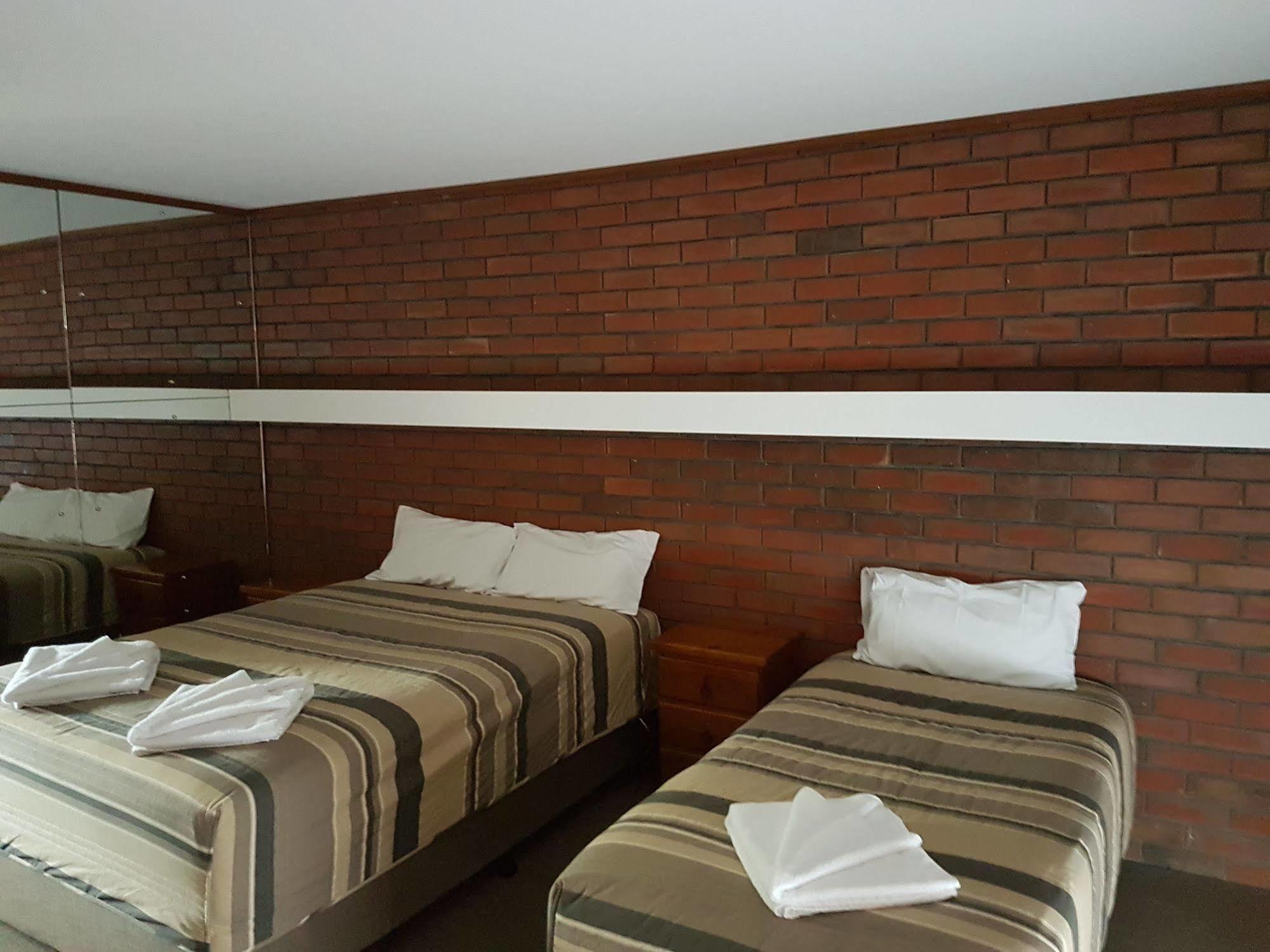 Mid City Plantation Motel มิลดูรา ภายนอก รูปภาพ