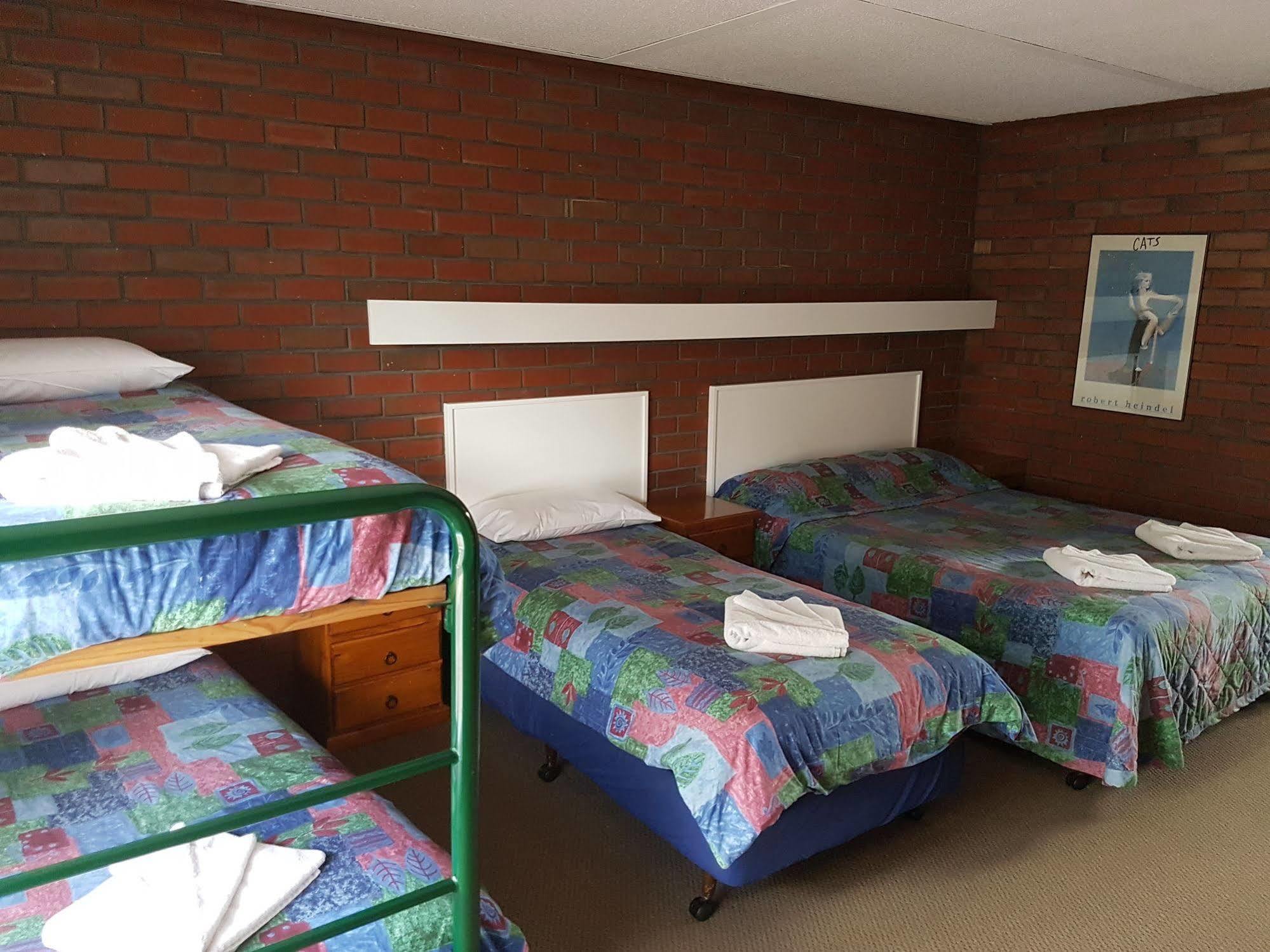Mid City Plantation Motel มิลดูรา ภายนอก รูปภาพ