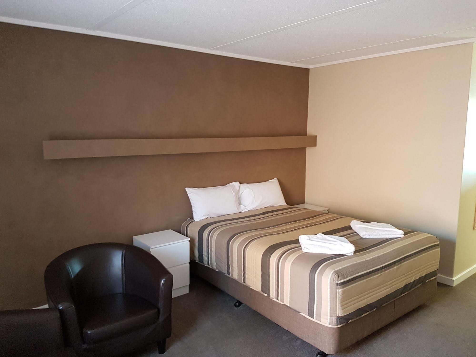 Mid City Plantation Motel มิลดูรา ภายนอก รูปภาพ