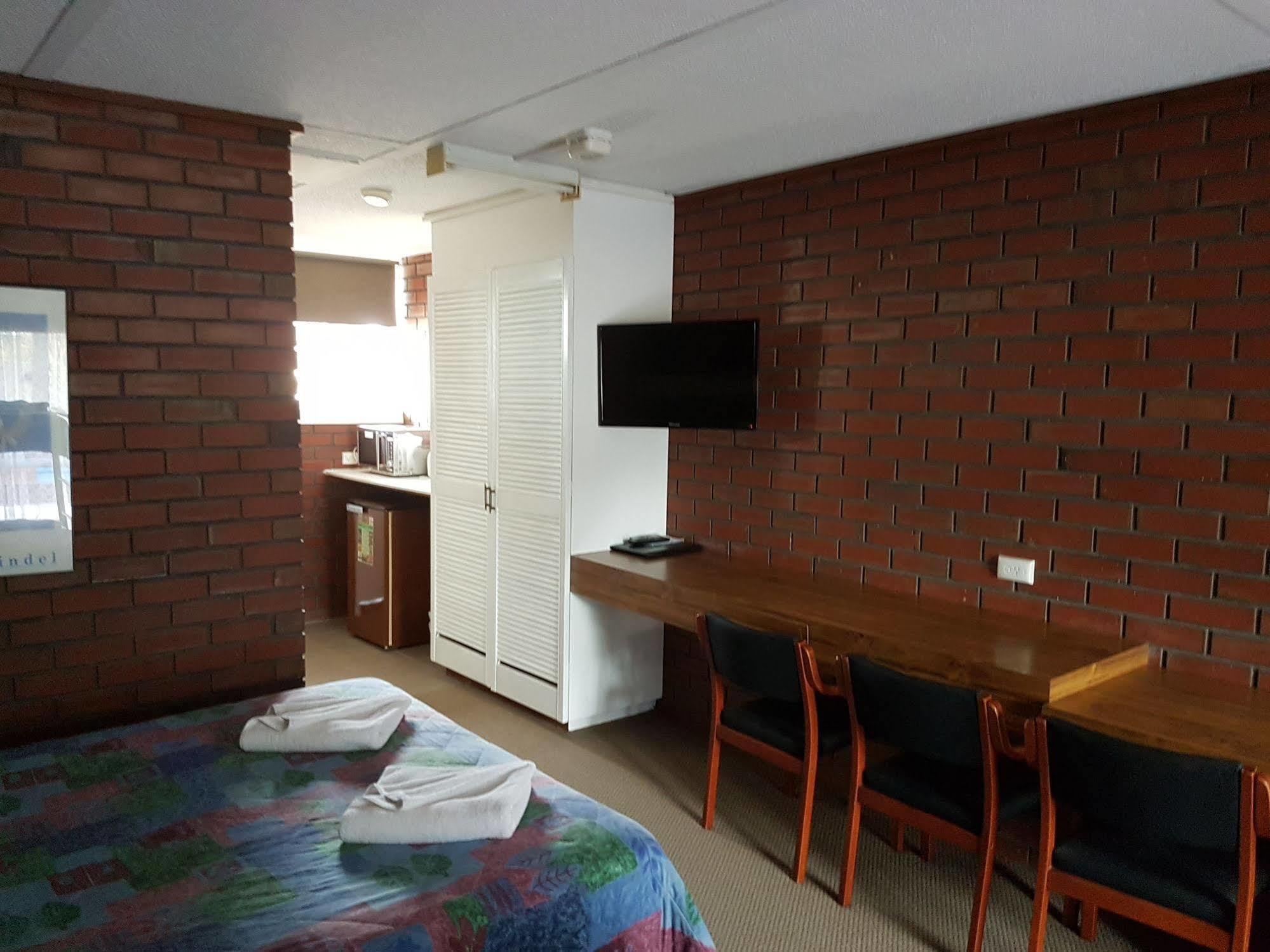 Mid City Plantation Motel มิลดูรา ภายนอก รูปภาพ