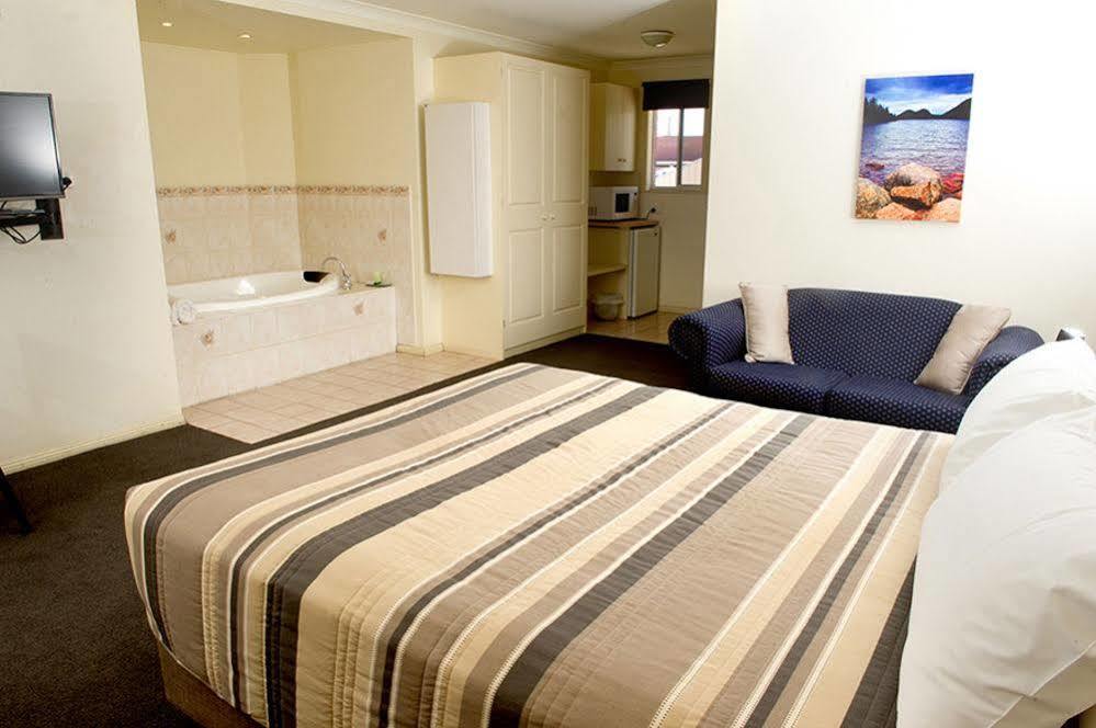 Mid City Plantation Motel มิลดูรา ภายนอก รูปภาพ